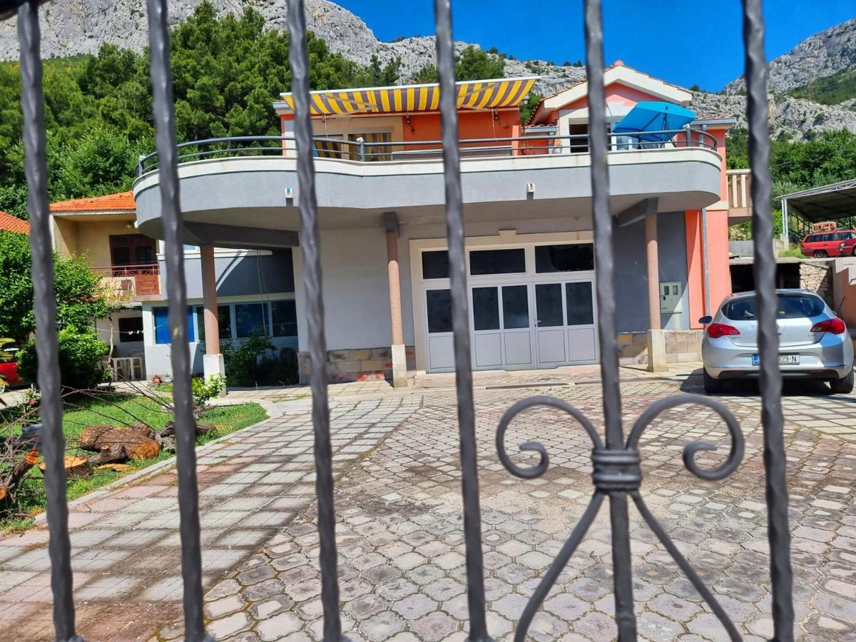 Guest House Klara Solin Exterior photo