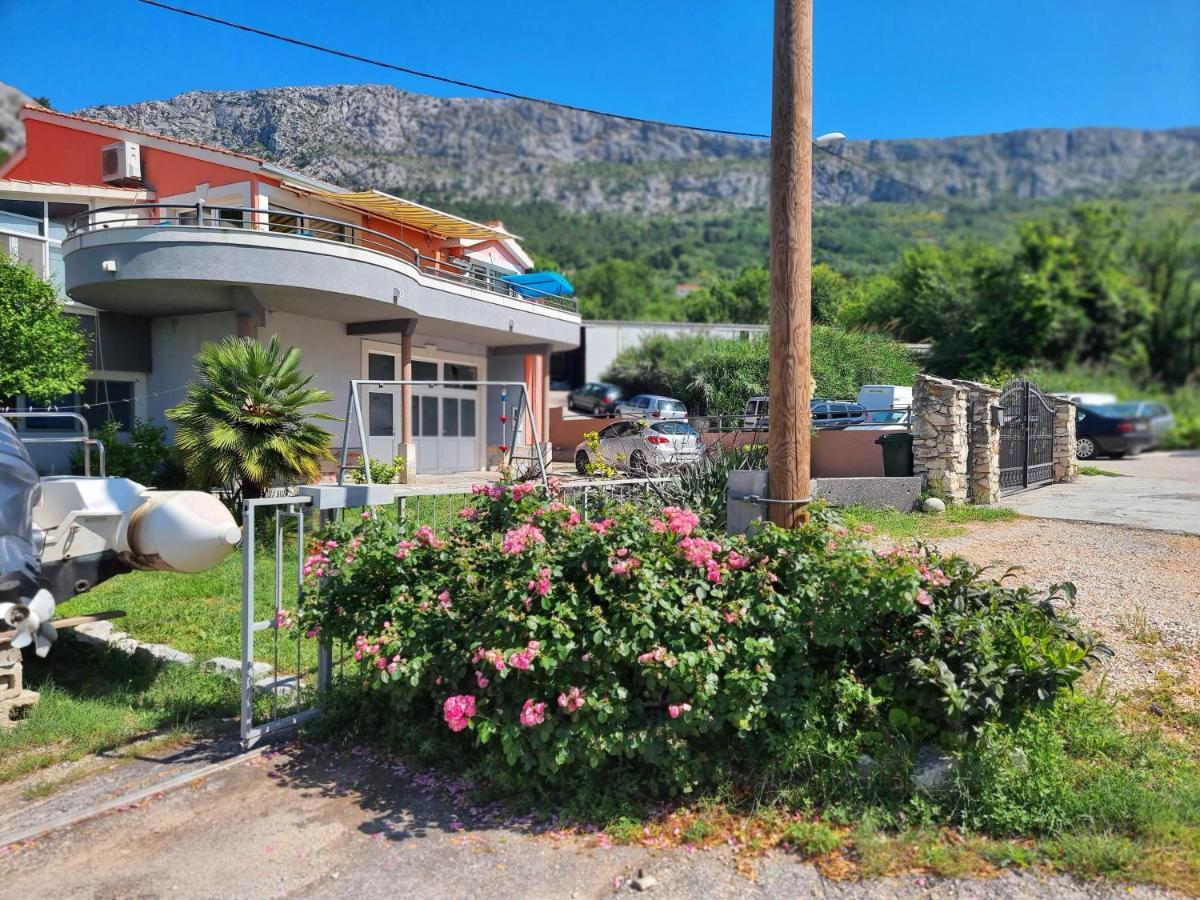 Guest House Klara Solin Exterior photo